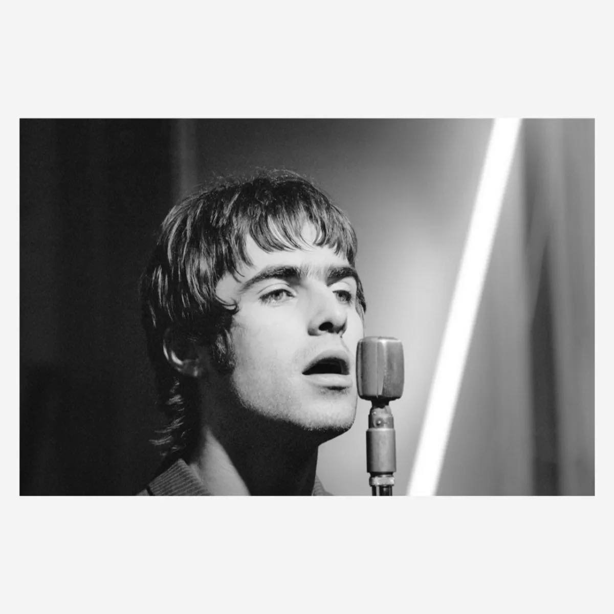 Jill Furmanovsky - OASIS, Liam, Portland Place, January